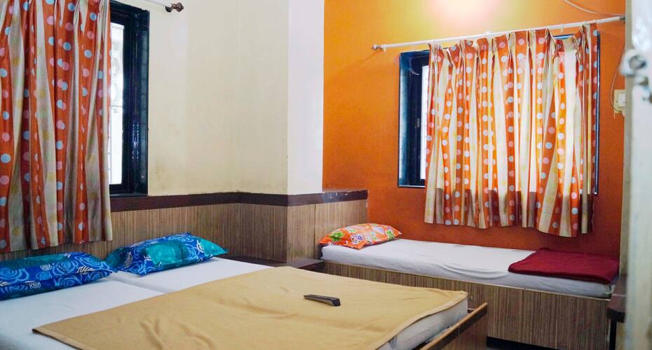 Sai Shivneri Lodge, Shirdi 3